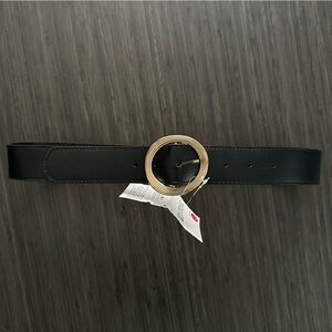 Zara Round Textured Buckle Belt in Black